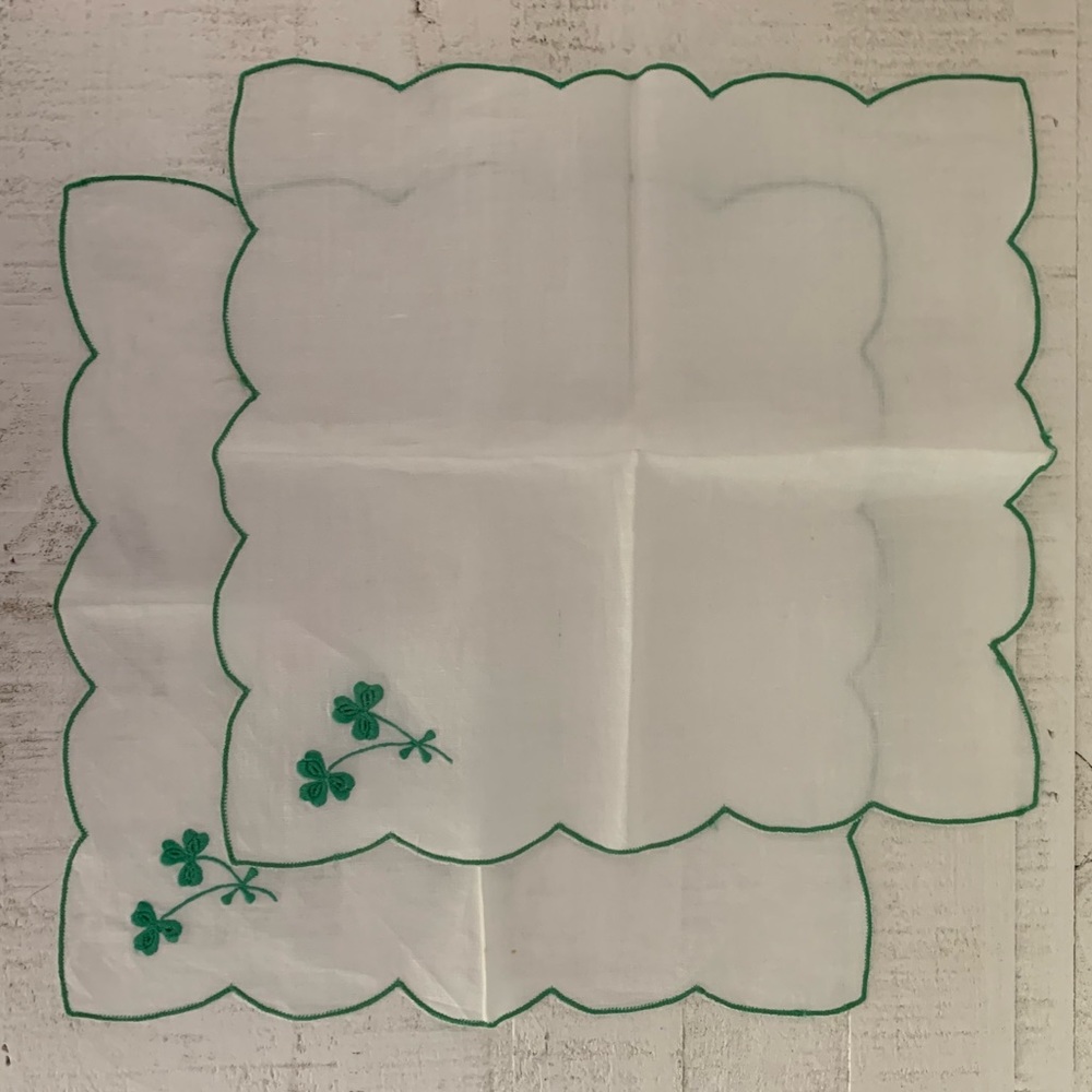 2 white linen napkins embroidered with green shamrocks and scalloped edge ☘️☘️